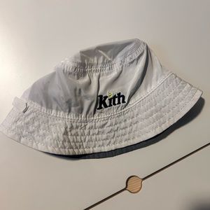 Reversible kith bucket hat.